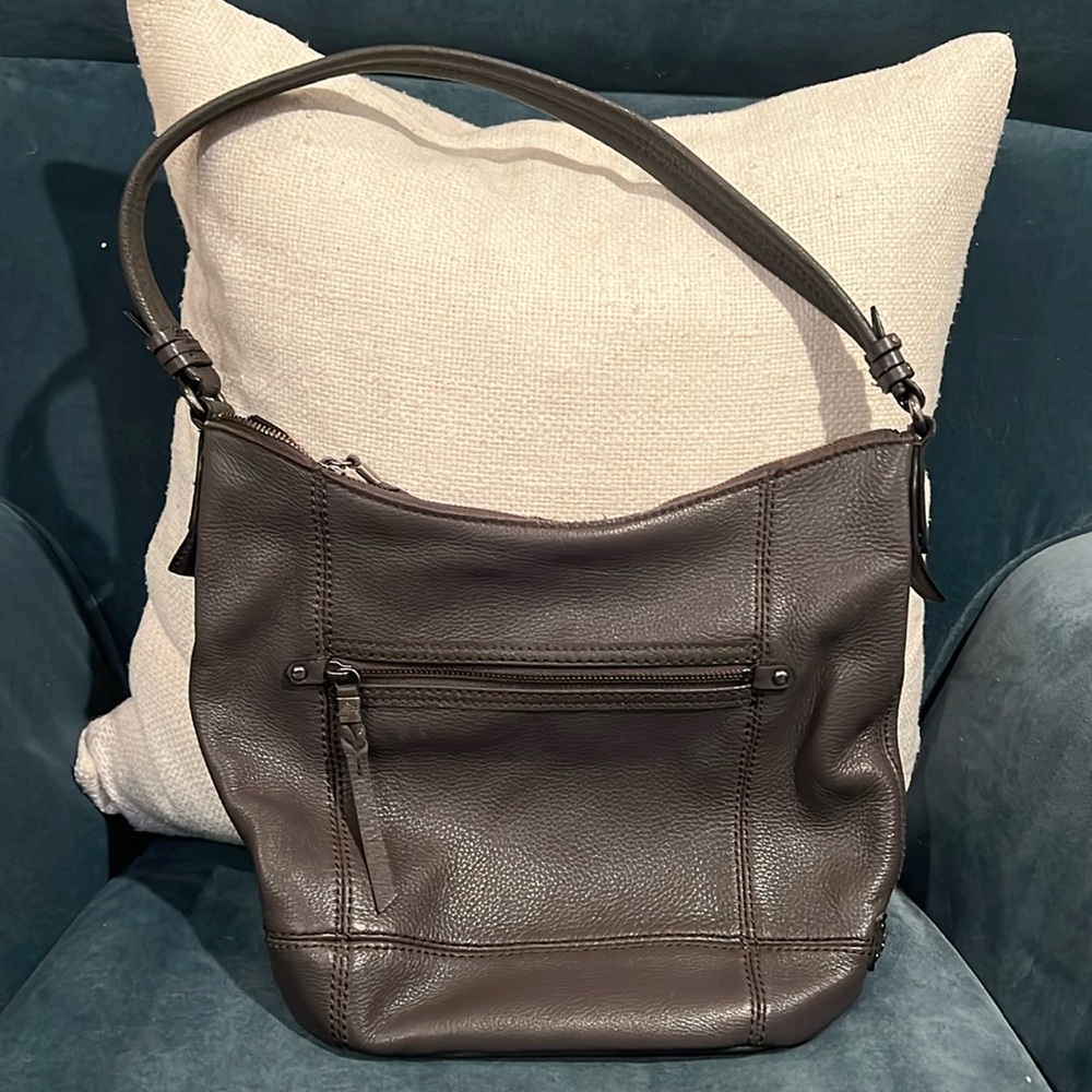 The Sak gray pebble leather shoulder bag. Excellent condition.